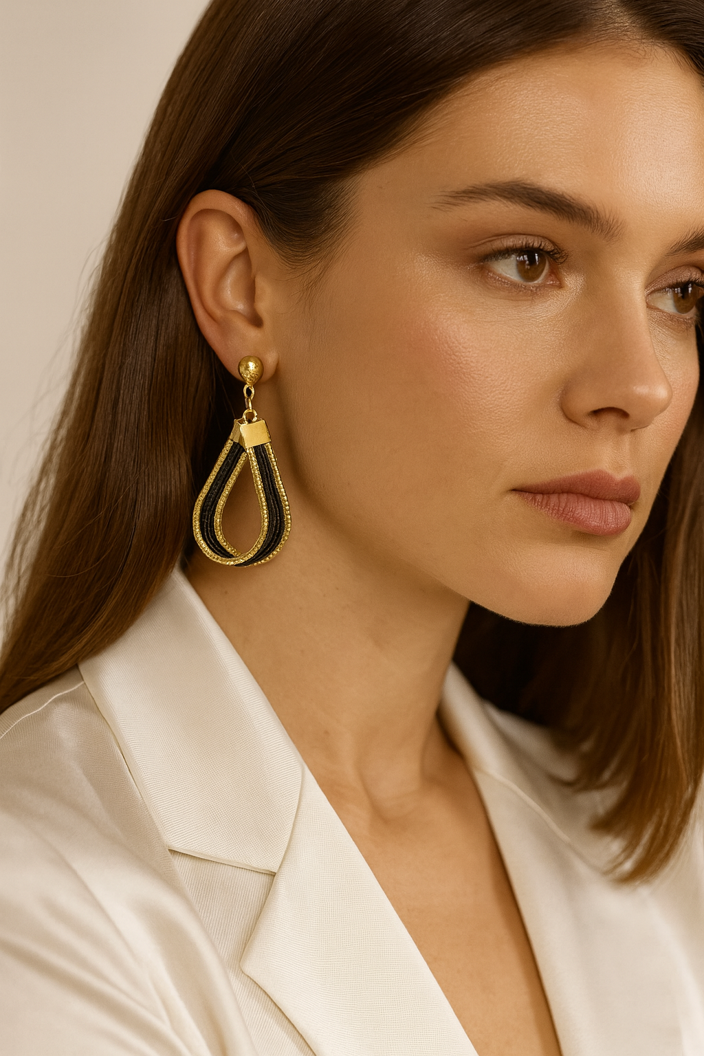 Brinco Capim Dourado Preto